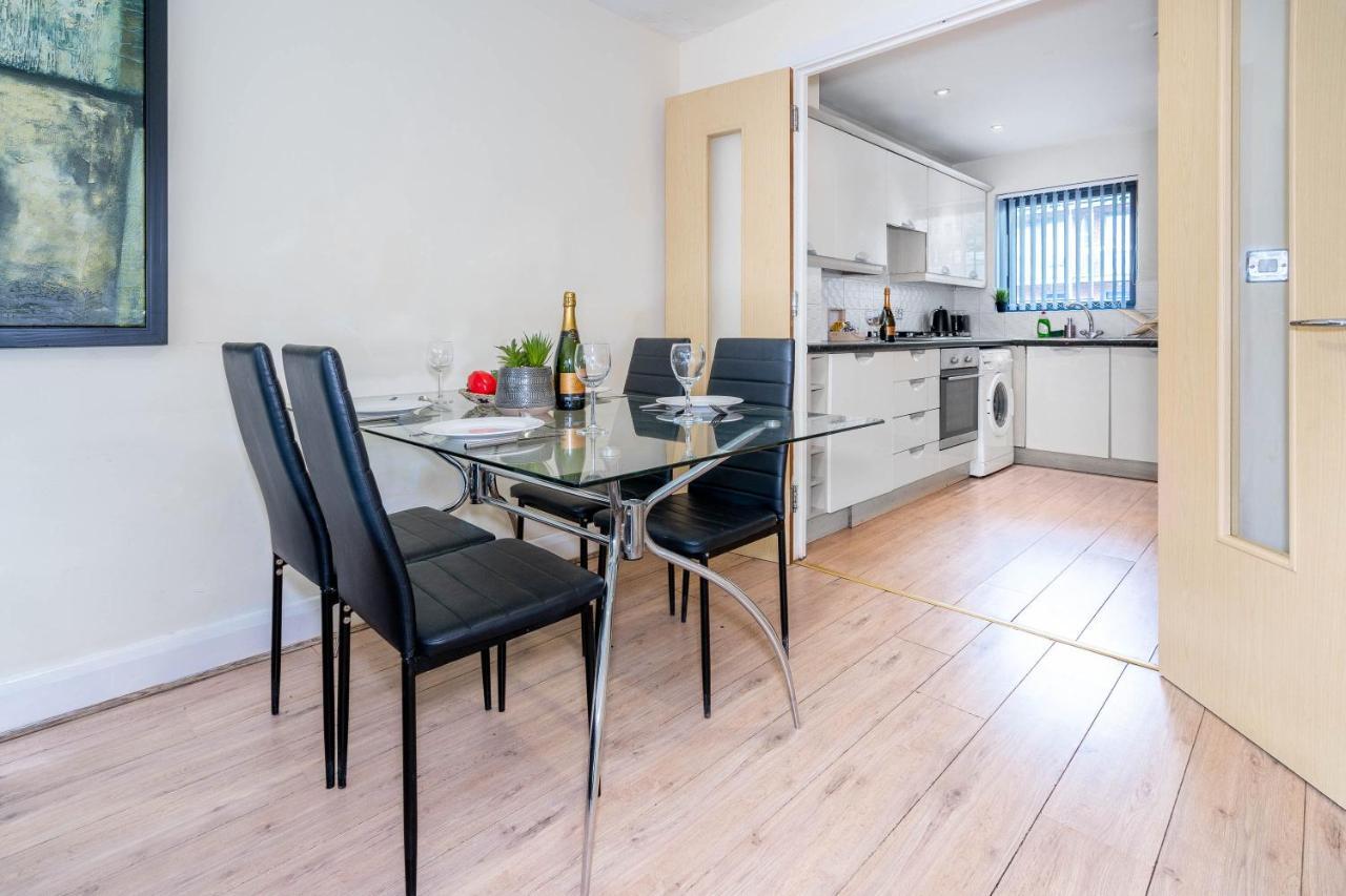 City Centre Townhouse - 3 Bedrooms - Garage - Parking - Top Rated 伯明翰 外观 照片